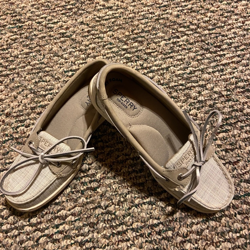 Women’s Sperry shoes size 6